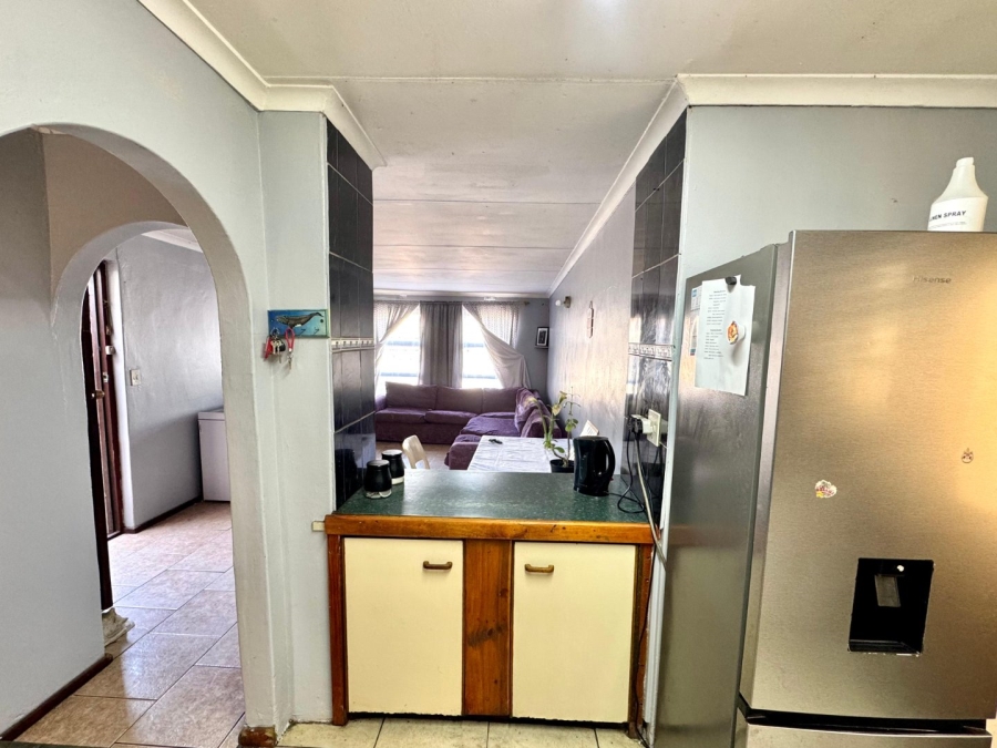 To Let 3 Bedroom Property for Rent in Strandfontein Village Western Cape